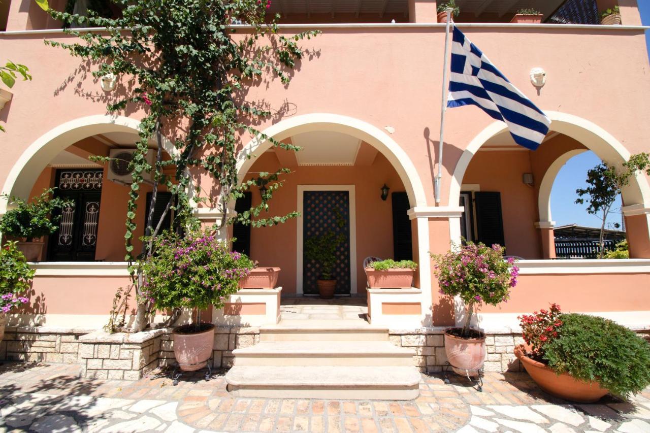The Red Bougainvillea Apartments Kanálion Exterior photo